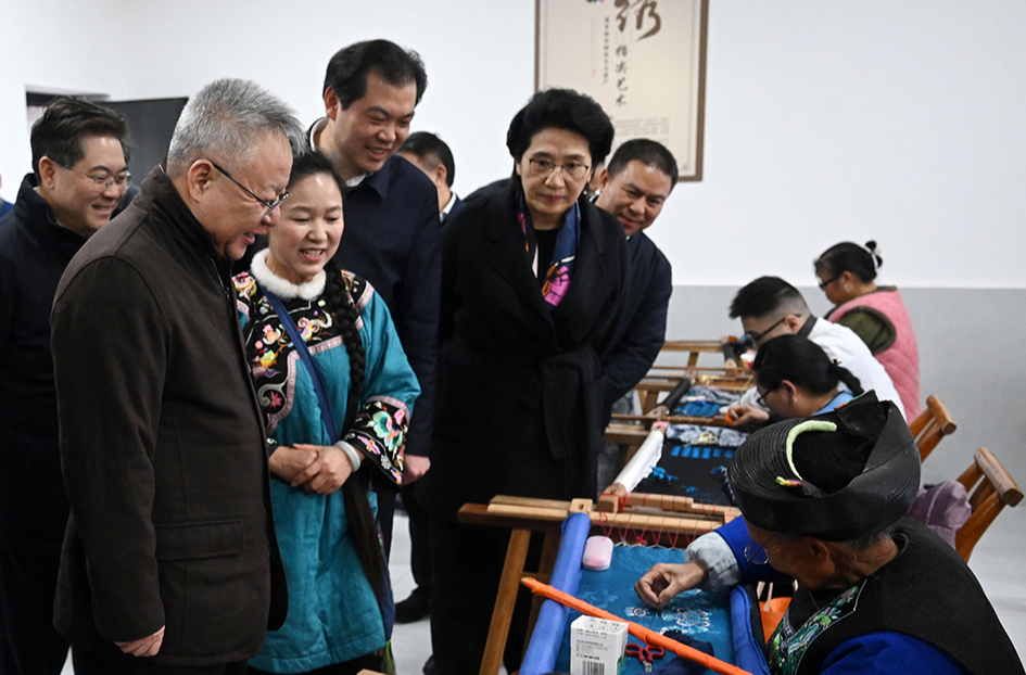 沈晓明赴湘西州调研