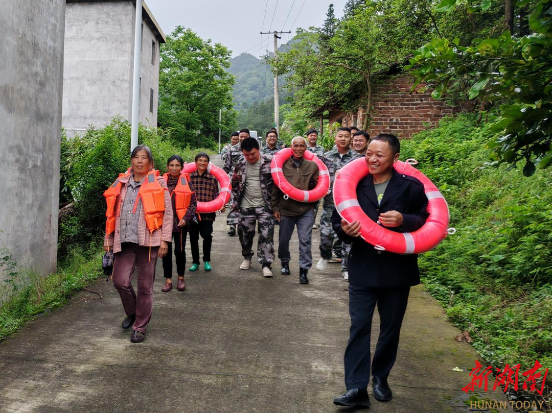 安仁县金紫仙镇：实战练尖兵 砺剑保安宁
