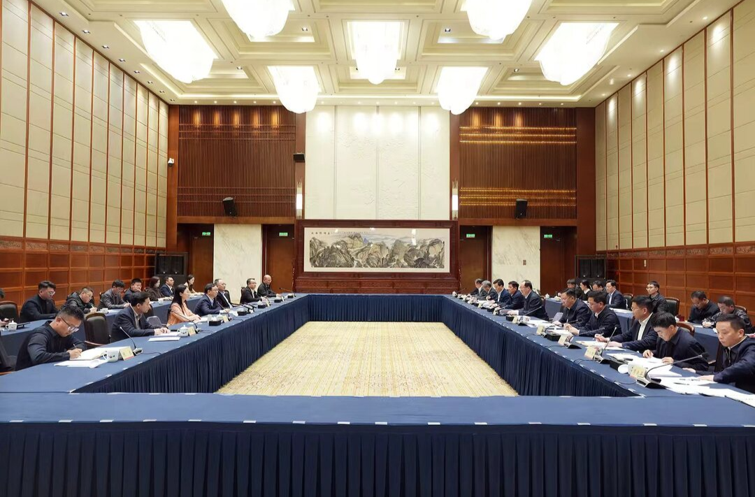 省政府与比亚迪举行工作会谈 毛伟明王传福出席