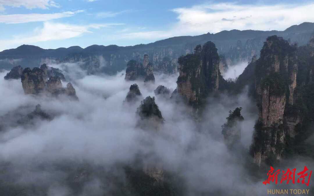 雨后云海水墨画境