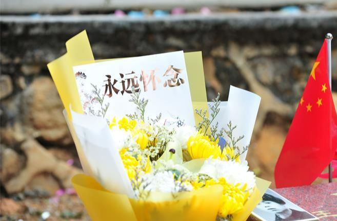 送您一朵小红花——长沙市组织烈士亲属赴广西祭扫侧记