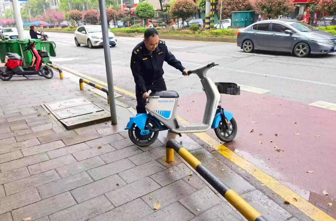 初心如炬守市容  实干担当践使命——记嘉禾县城管执法队员李超艺