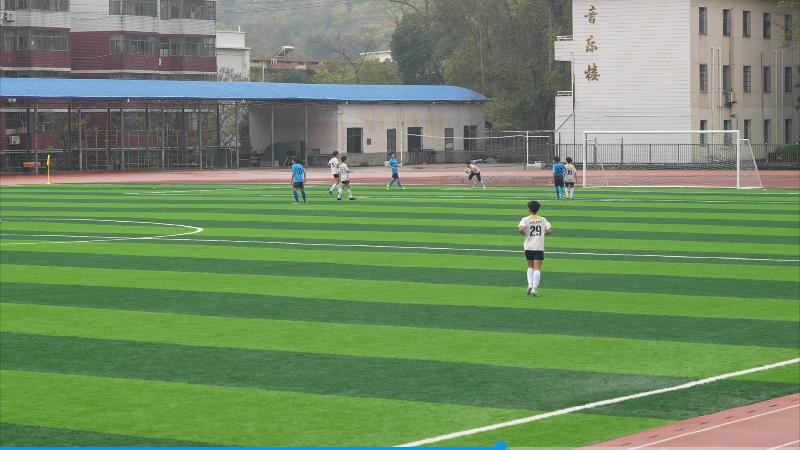 康巴赫011爱心球场启用 资兴校园足球添新翼 (2).png