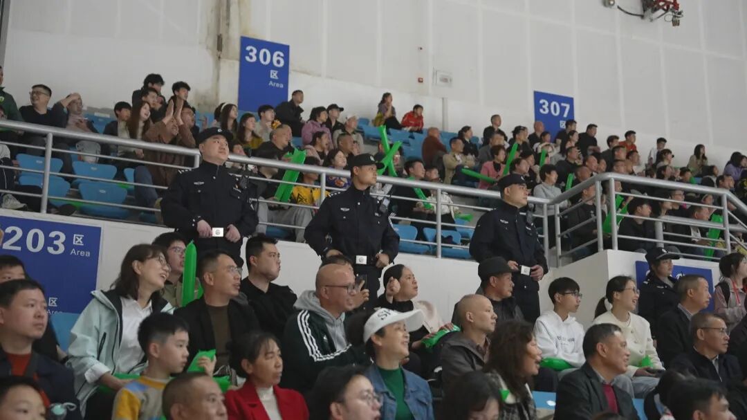 Copy_【口】郴霸全场 燃动湘BA：2026“湘BA”郴州赛区开赛：  85：67 郴州队力克益阳队首战告捷20260330_122916 (1).jpg