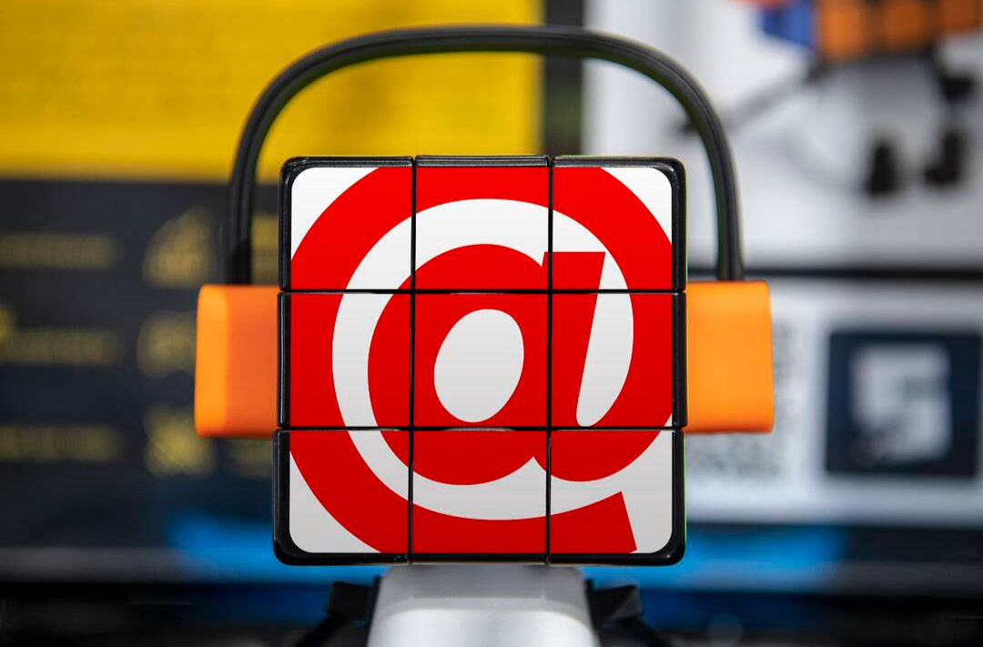 “李荣浩正面刚单依纯”，背后有何法律问题？