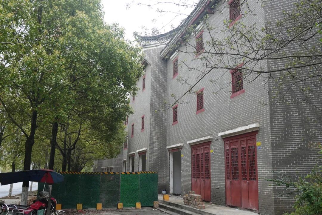 工艺美术街建设正酣 预计5月底竣工运营.JPG