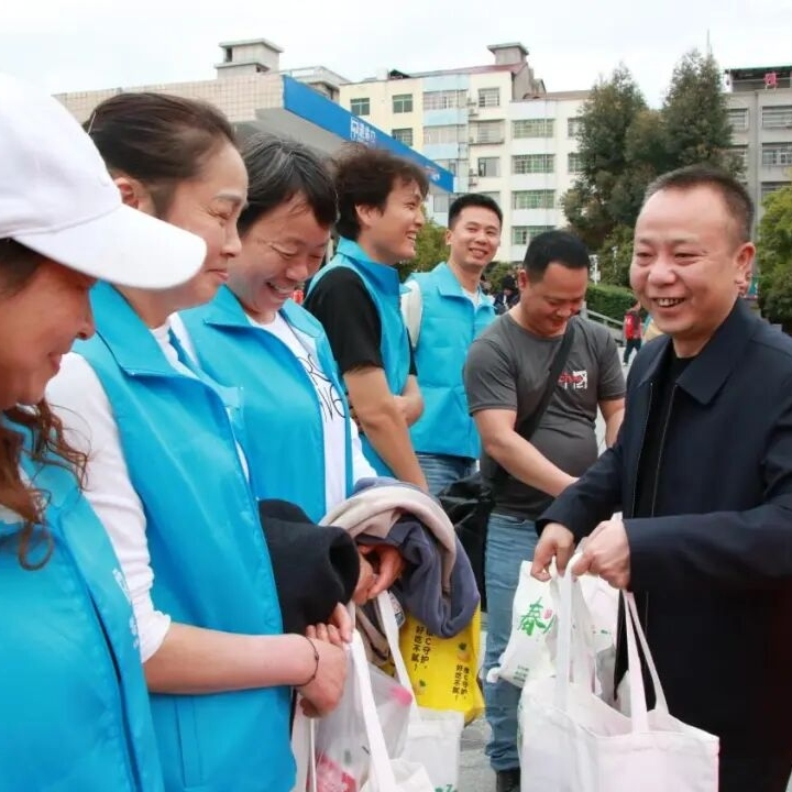 溆浦：零工驿站架起大龄务工“暖心桥”