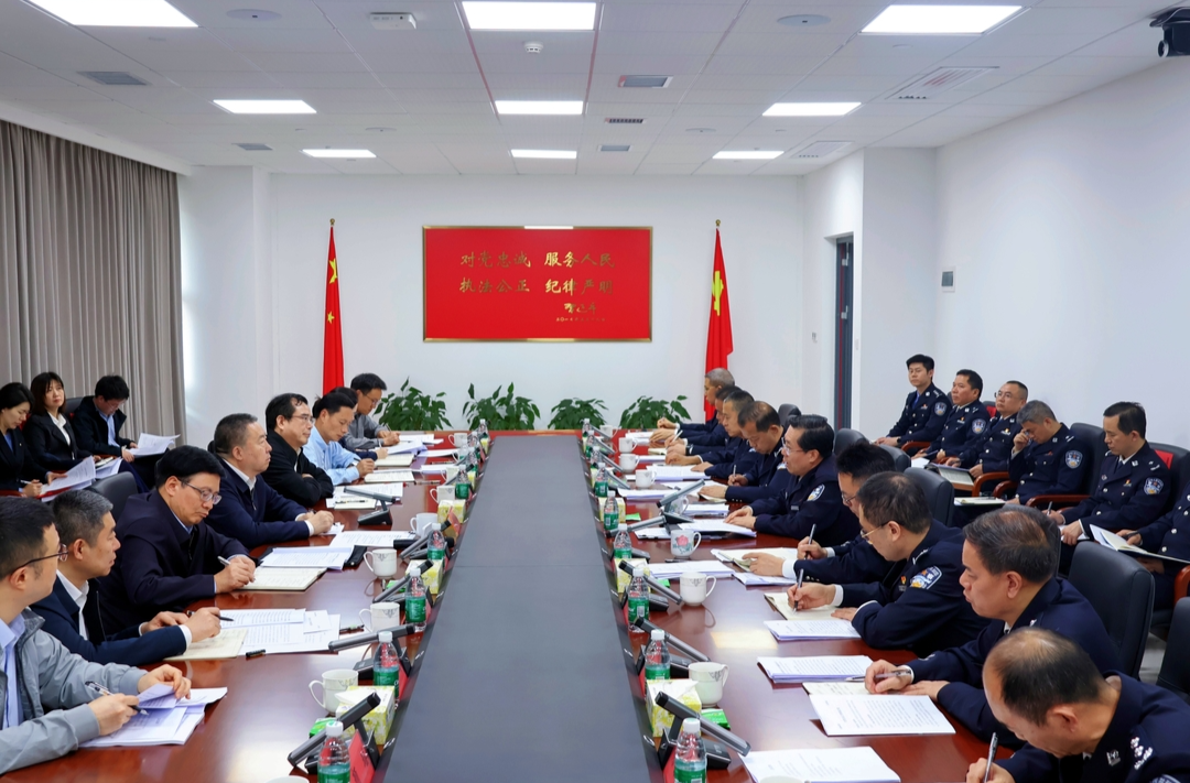 毛万春在省公安厅调研