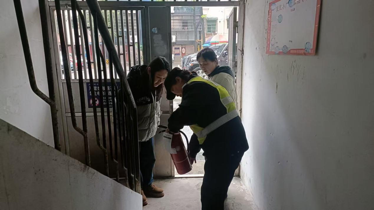 岳塘区菊花塘社区：监督护航守初心 民生守护暖民心