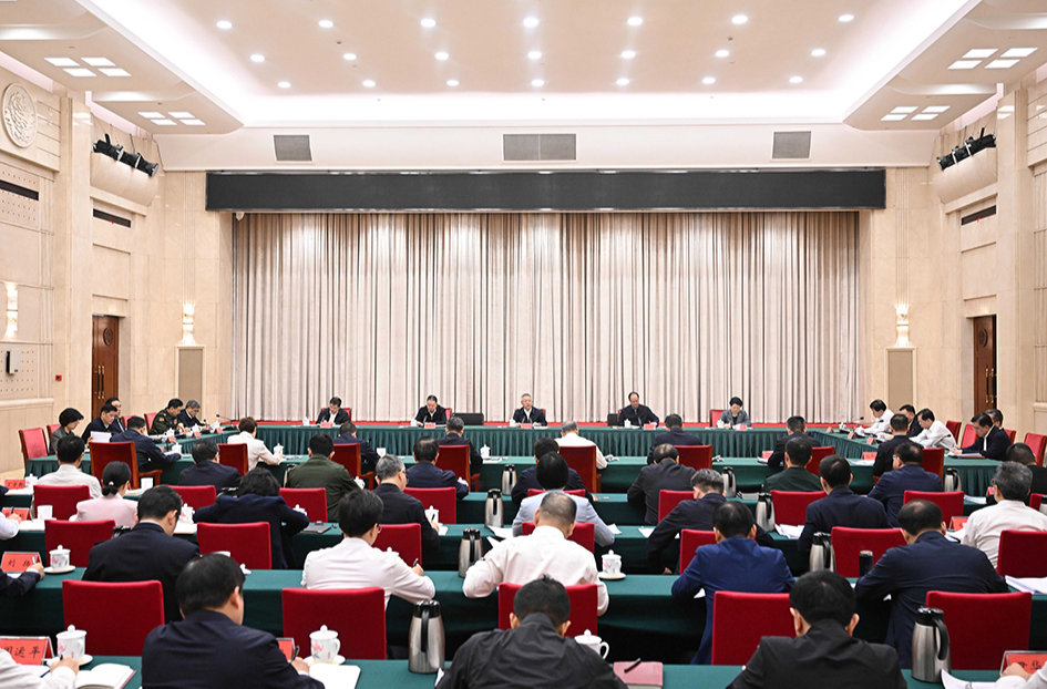 沈晓明围绕&ldquo;统筹发展和安全&rdquo;主持召开中央巡视反馈意见整改工作专题调研座谈会