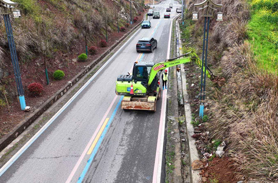 迎接第五届怀化旅发大会，辰溪道路景观提质待客来