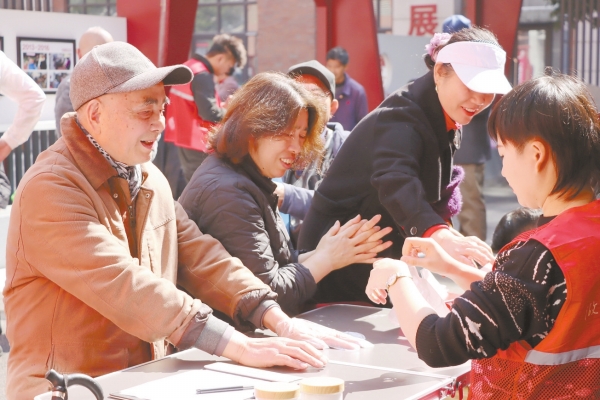 致敬！岗位学雷锋标兵｜“锋”涌东澜湾@湖南日报