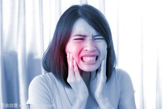 牙痛靠含冷水才能缓解？别以为孩子在装病，这种牙病很凶险