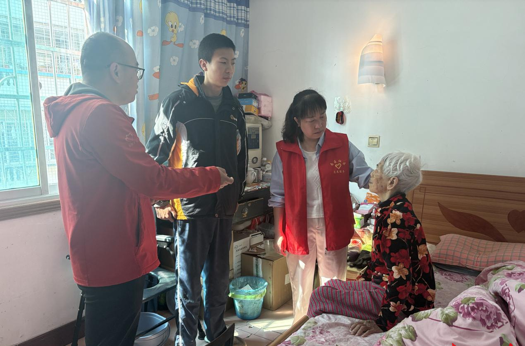 炎陵县霞阳镇南区社区：“一张烫皮”连民心，爱心早餐送上门