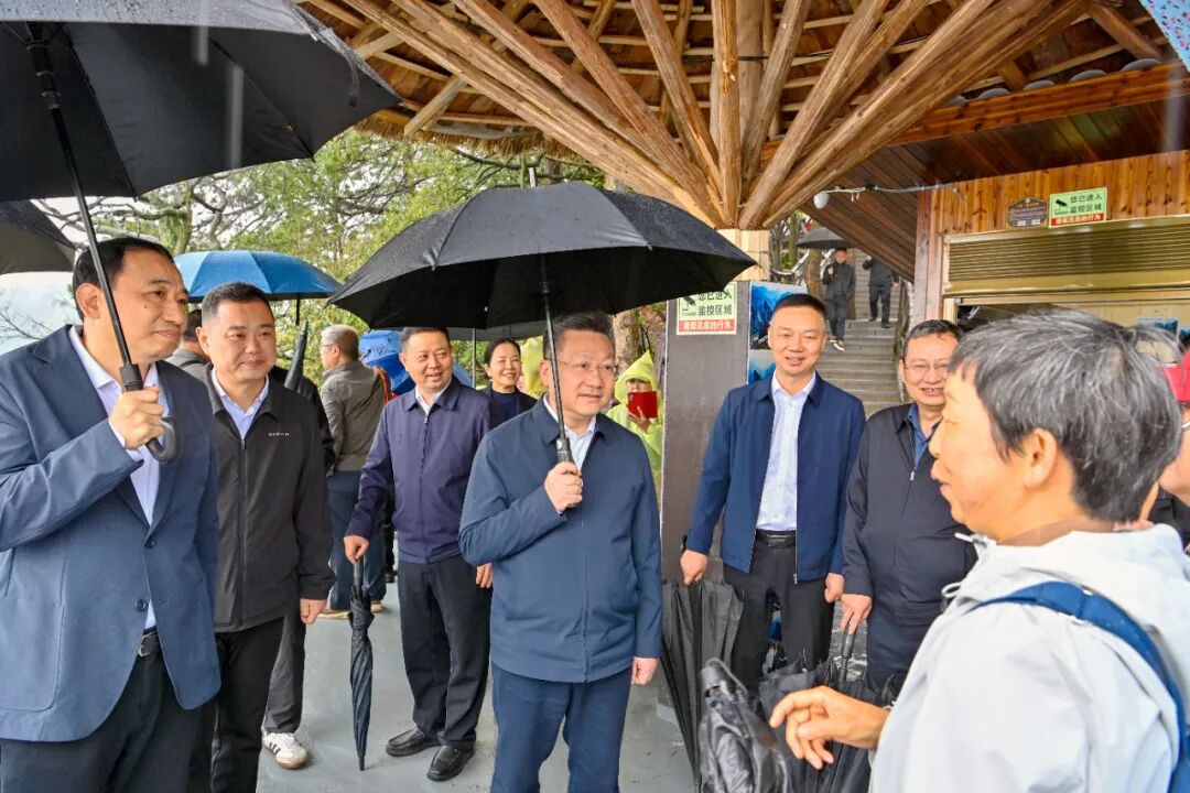 陈澎赴武陵源区调研经济社会发展情况