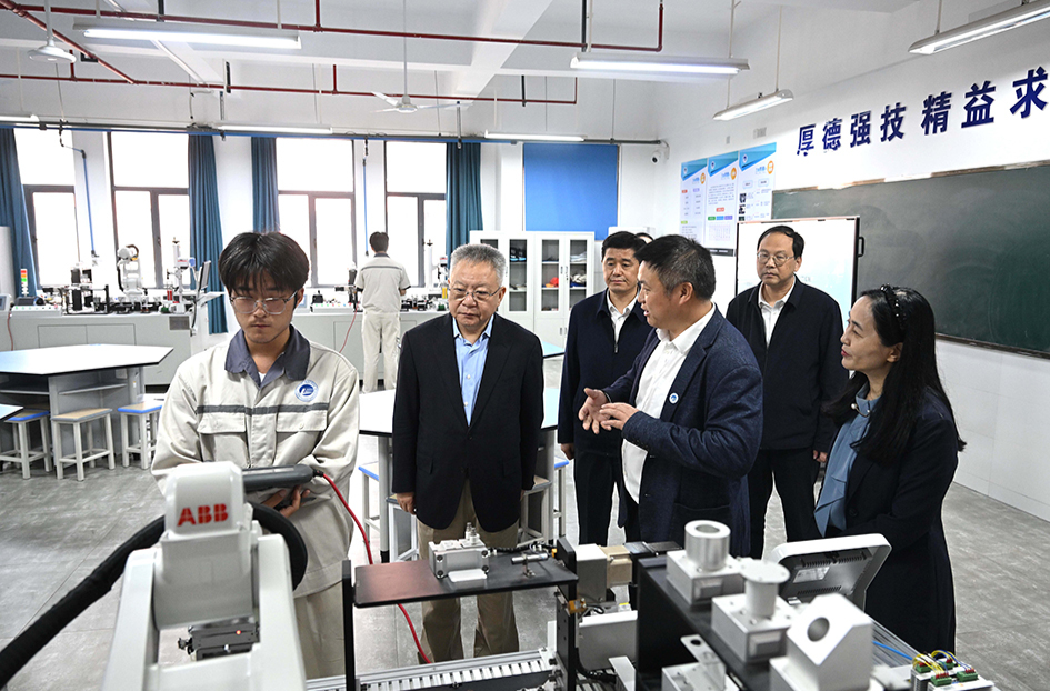 沈晓明调研全省高等院校&ldquo;两优&rdquo;改革工作并主持召开座谈会