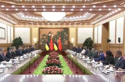 习近平同莫桑比克总统查波会谈