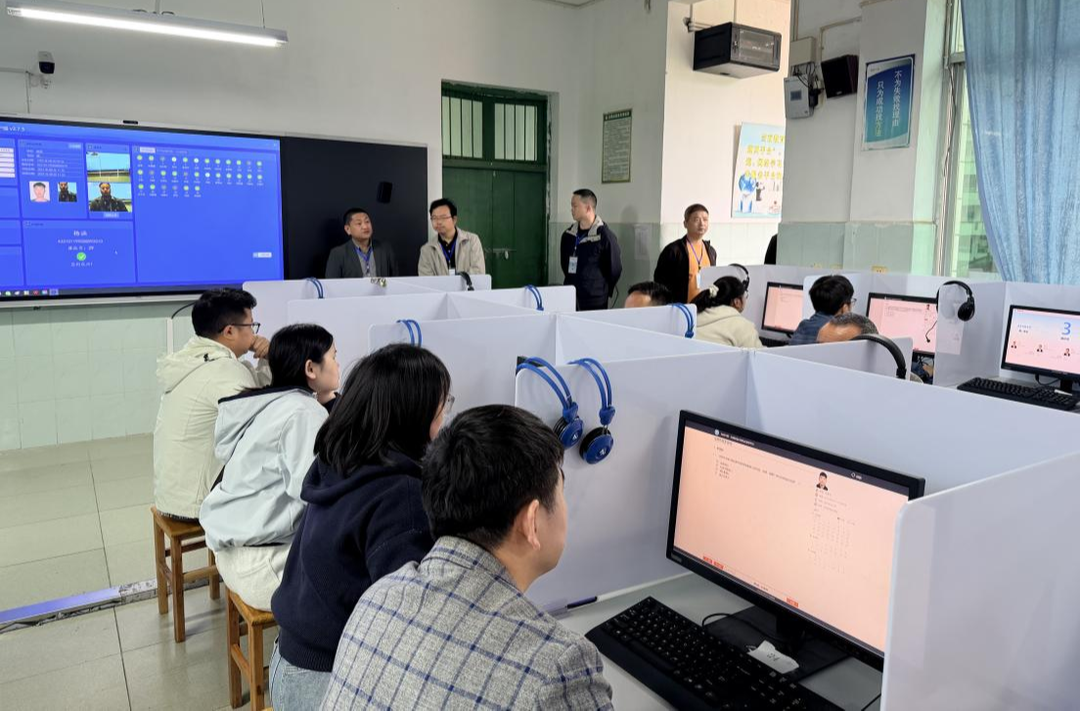 扫码入企、综合查一次…… 执法人员集体“赶考”