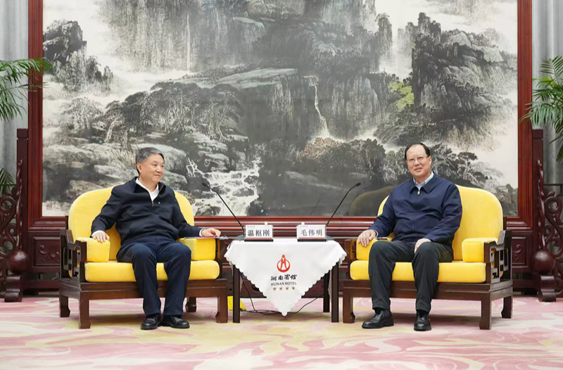 省政府与中国华能举行工作会谈 毛伟明温枢刚出席