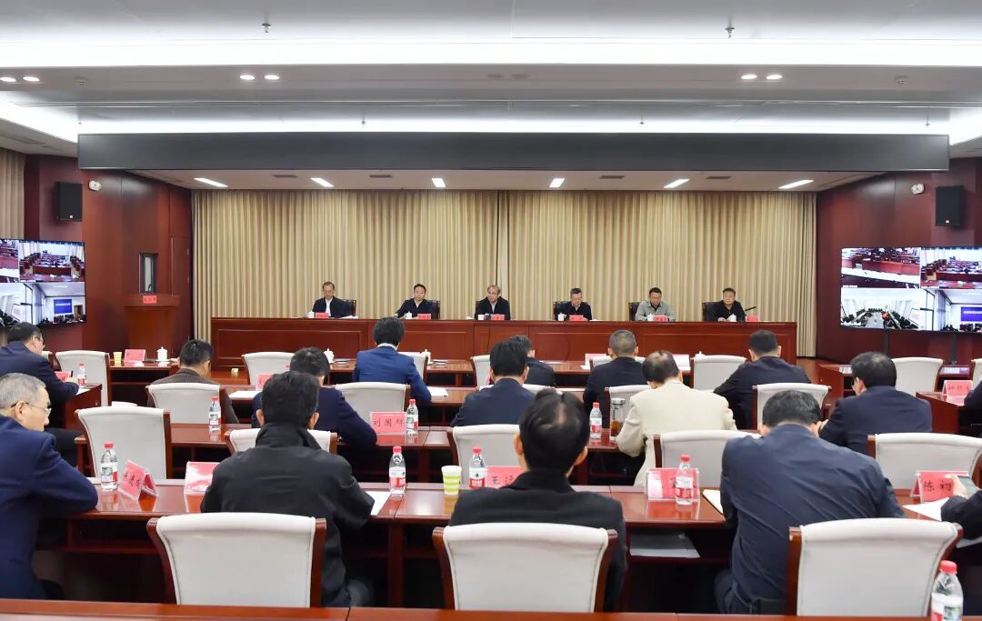 张家界市召开违法建设集中整治工作讲评会