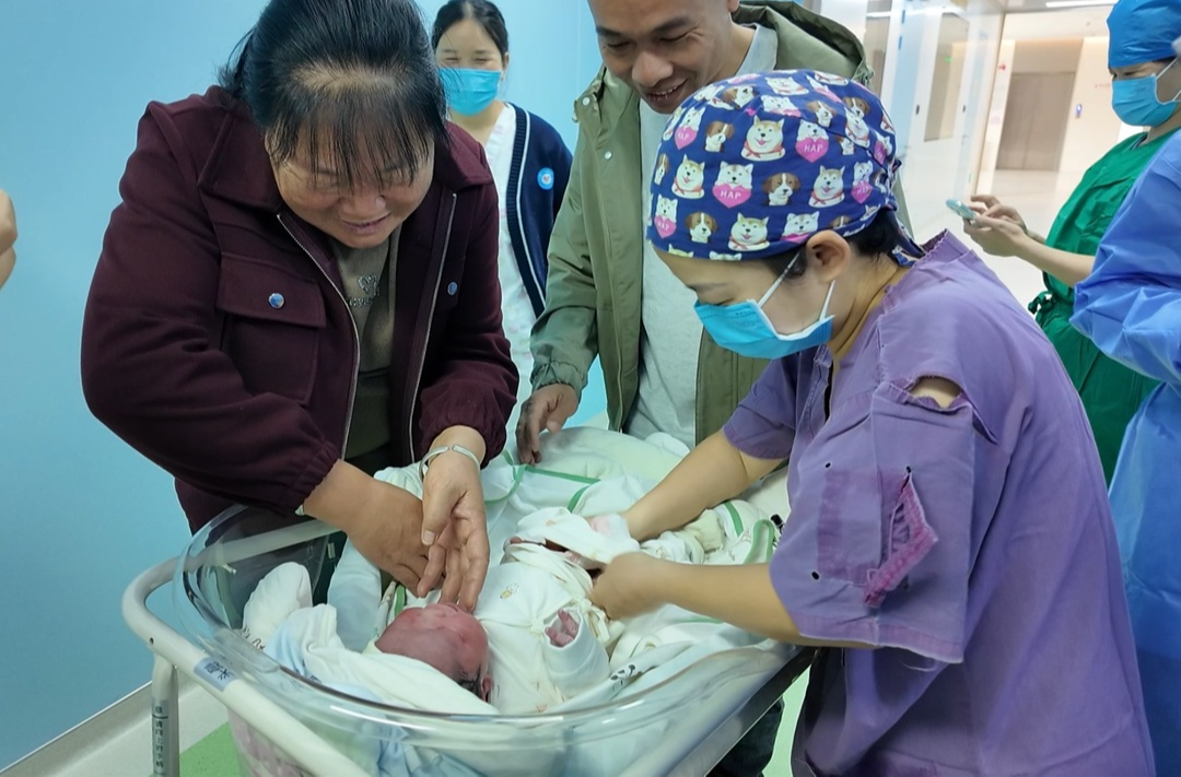 湘西州首例试管婴儿平安出生！