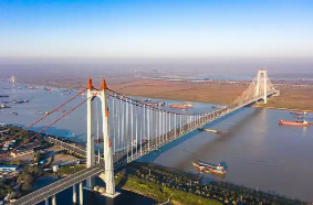 【在习近平新时代中国特色社会主义思想指引下】一江碧水入画来
