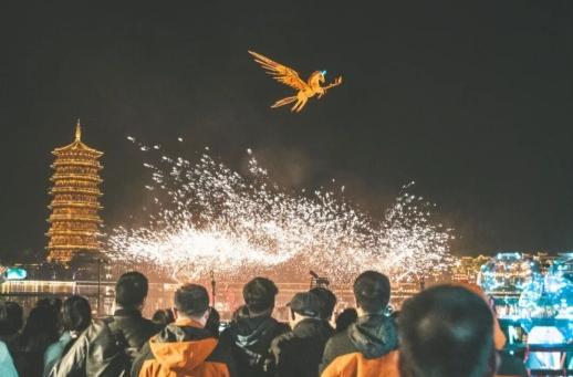 好评中国丨“五一”出行，激活假日经济“新动能”