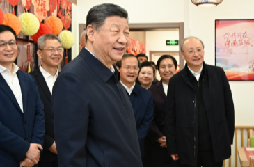 总书记的人民情怀｜“稳步增进广大职工和劳动群众福祉”
