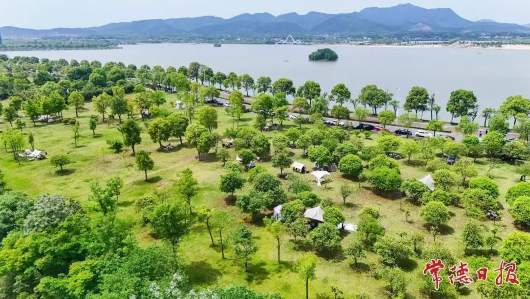 潮玩常德 嗨翻“五一”㊱ | 假日天气晴好 市民乐享柳叶湖畔亲子时光