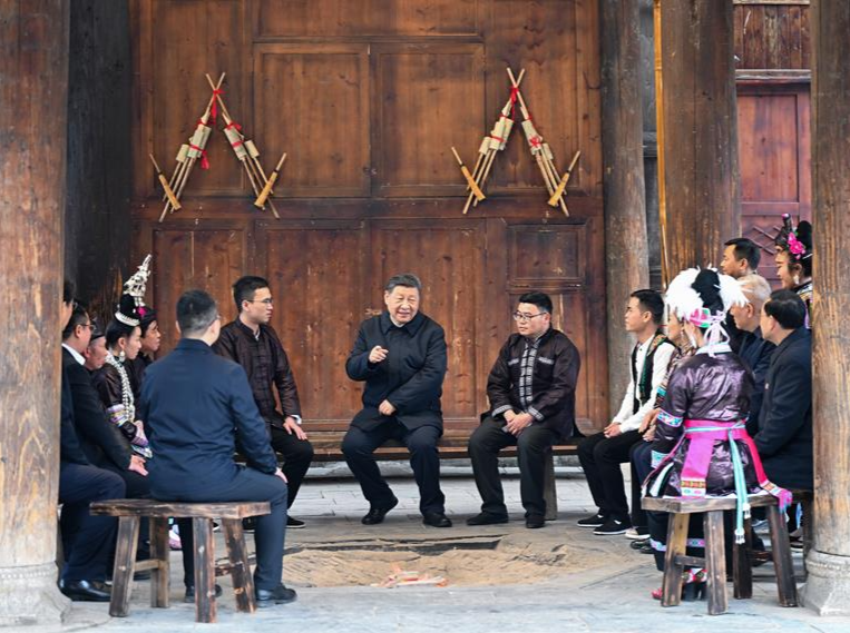 时政微观察丨为民造福，坚持当“老百姓的官”