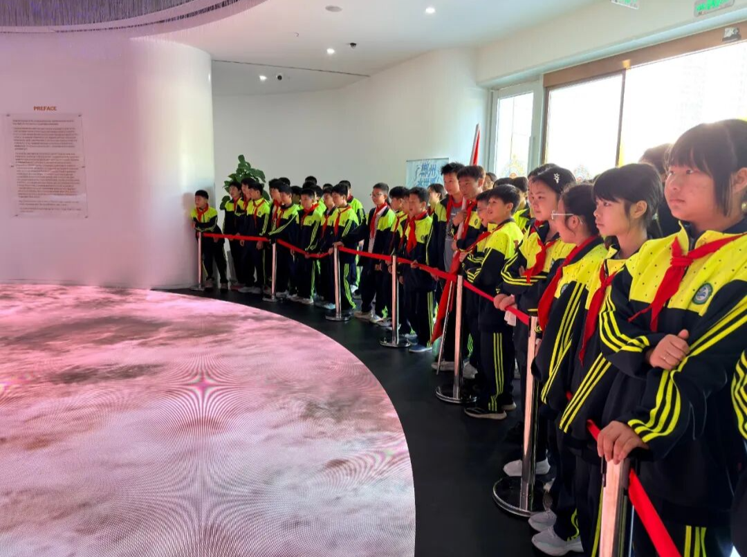 资兴鲤鱼江中学学子走进郴州水世界 沉浸式研学感悟可持续发展