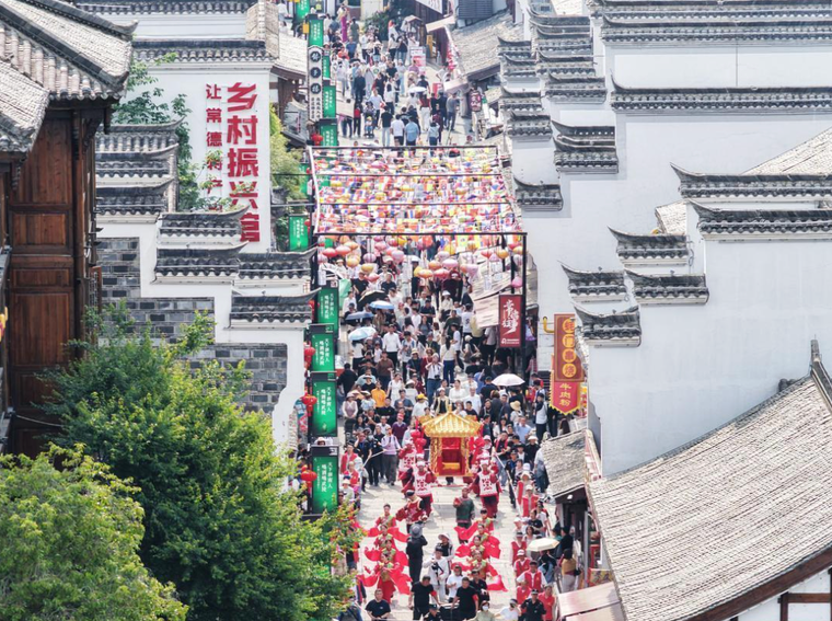 一时“出圈”靠热度 持续“长红”靠底蕴