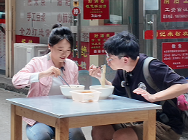 台湾网红“大表哥”的胃被常德米粉拿捏