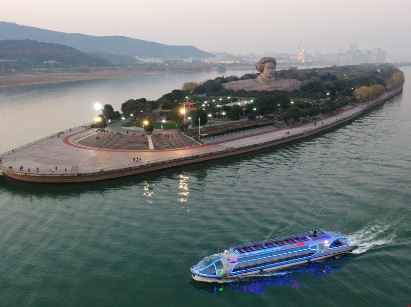 长沙：各洲岛竞放异彩 水陆空皆可览胜
