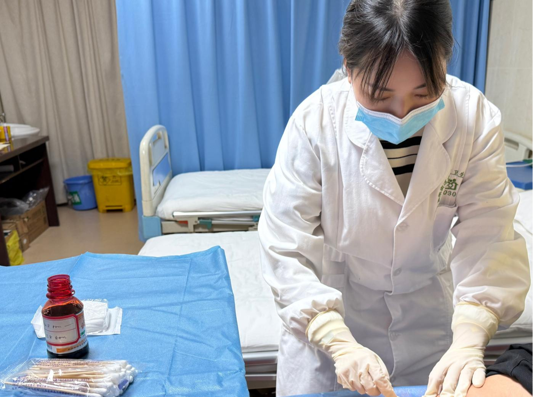 致敬蒸湘“护”行者丨蒸湘街道社区卫生服务中心董吴萍：以手为桥，以技暖心