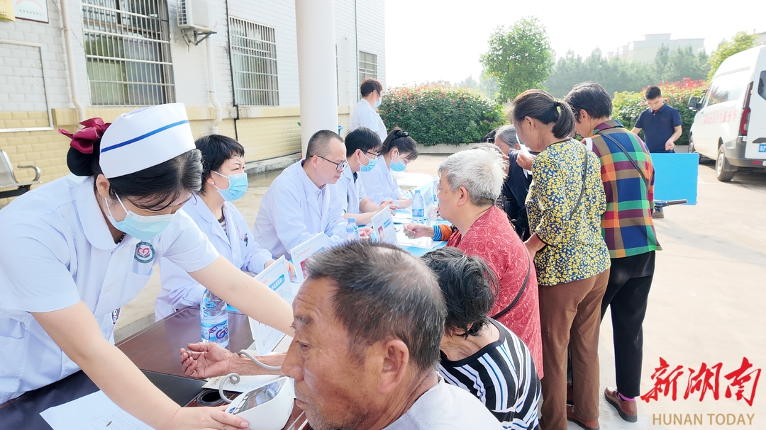 新田县人民医院赴骥村镇开展义诊活动