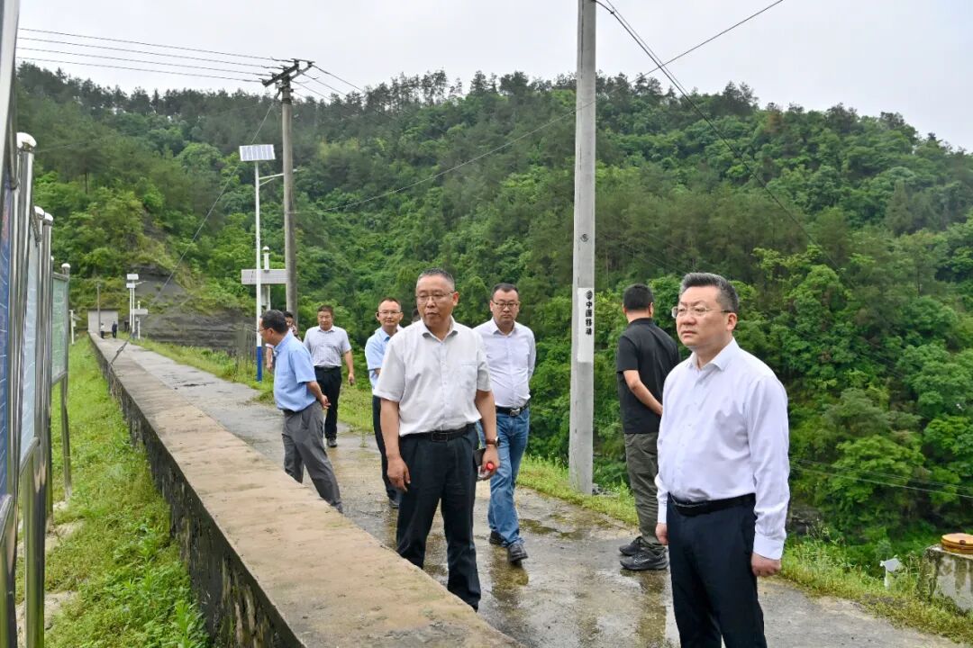 迎战汛情丨陈澎“四不两直”检查防汛救灾工作