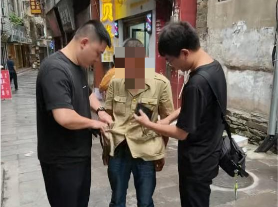 溜街入室行窃三千元 民警抓获盗窃惯犯