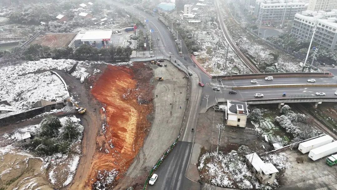 冲刺春节通车!矿工南路与汉宁路交叉口施工稳步推进.jpg