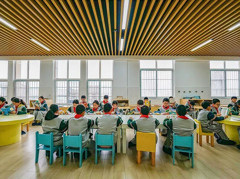 促进未落户常住人口与户籍人口同等享有基本公共服务，国务院发文→