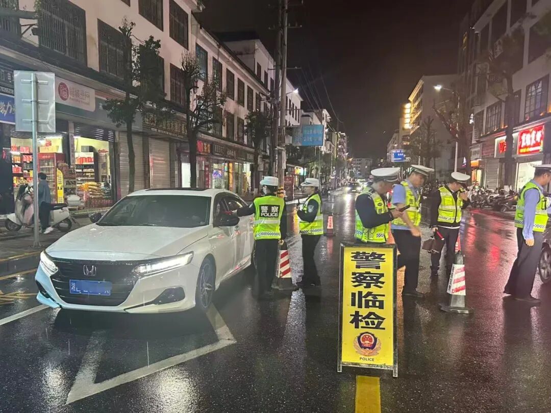 桂东：持续不辍严整治 守护百姓畅交通