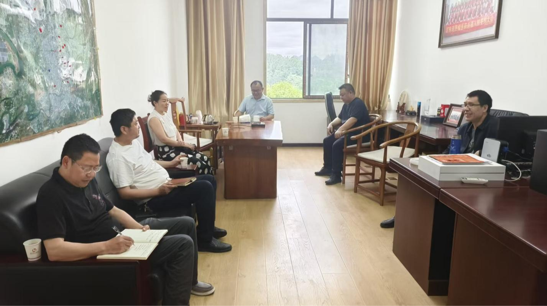 龙山县医保局“把脉问诊”进药企 现场开“处方”解难题