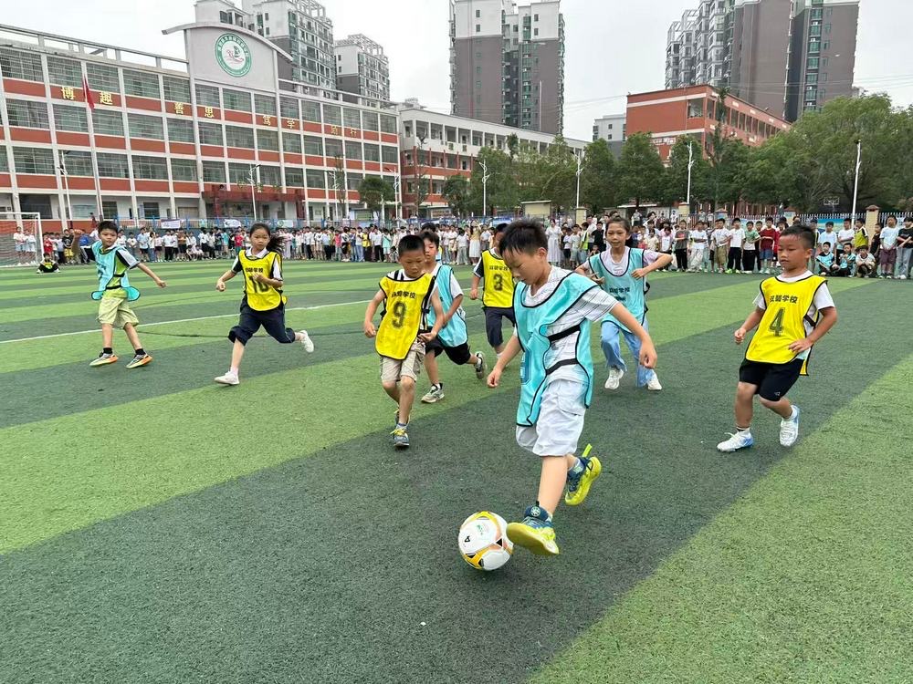 新田：足球燃动校园 体育赋能成长