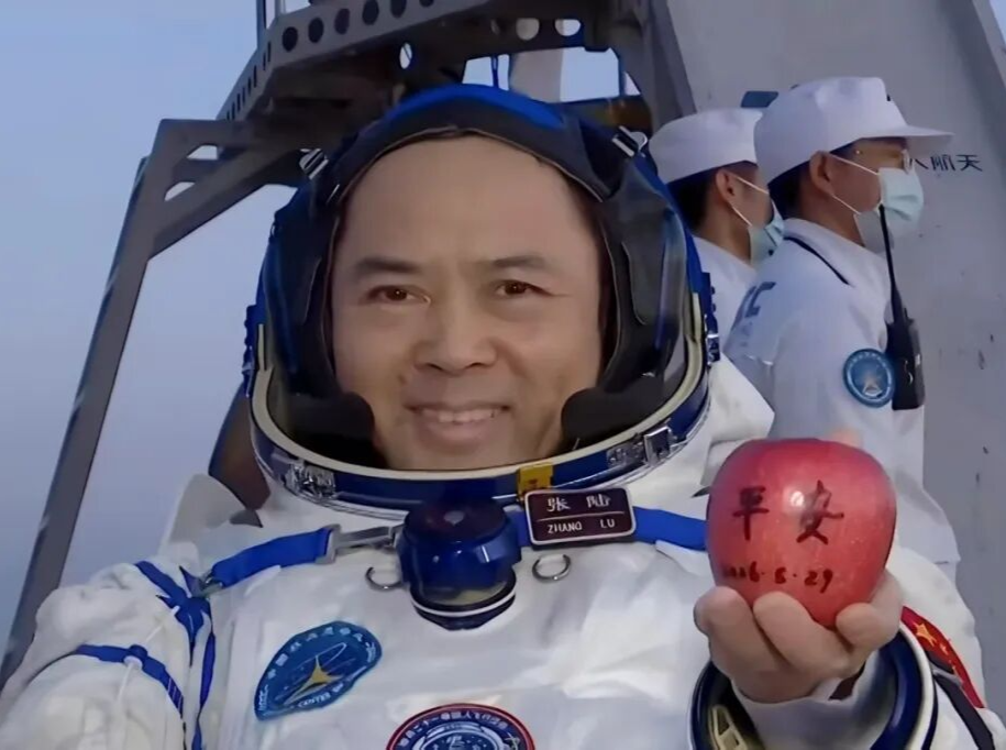 湘伴丨常德籍航天员张陆从太空带回一个苹果：送给所有科技工作者