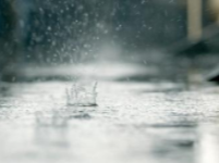 芙蓉国评论丨应对不按常理的暴雨，考出党员干部的底色