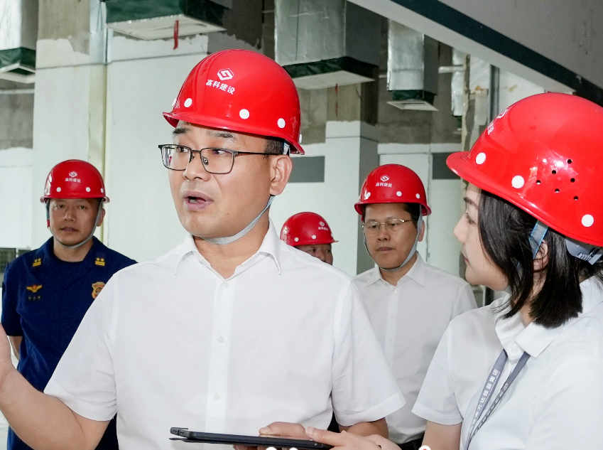 何恩广调研督导神农万达广场B馆筹建情况
