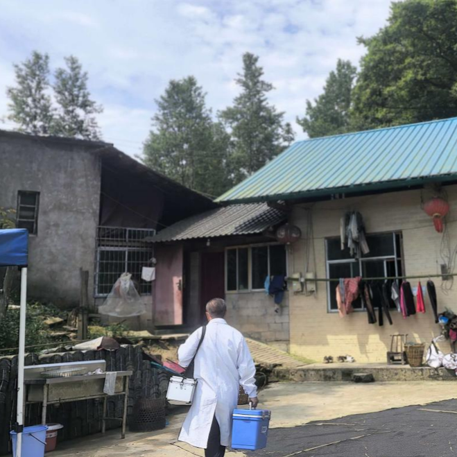 “多亏了你们上门服务！”这场“跨乡接种”让患者家属连连道谢