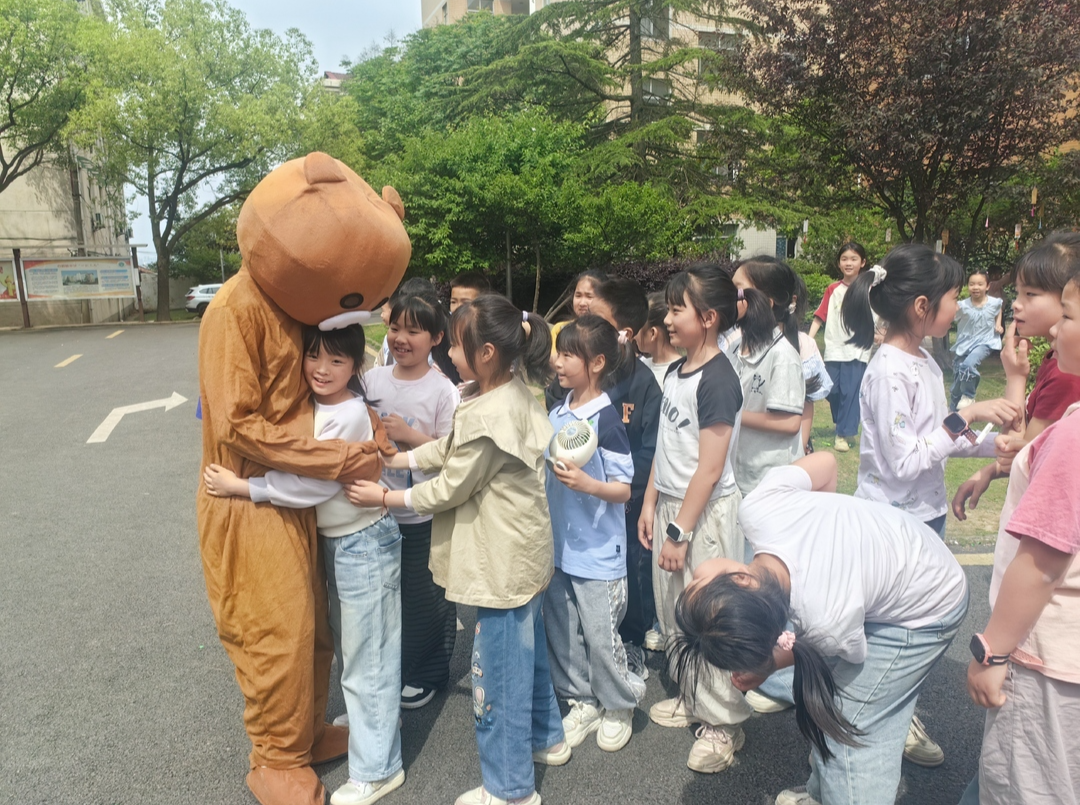 柳叶湖白鹤镇中学开展心理健康月活动