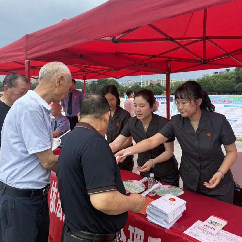 线下宣讲明信访 温情答疑解民忧