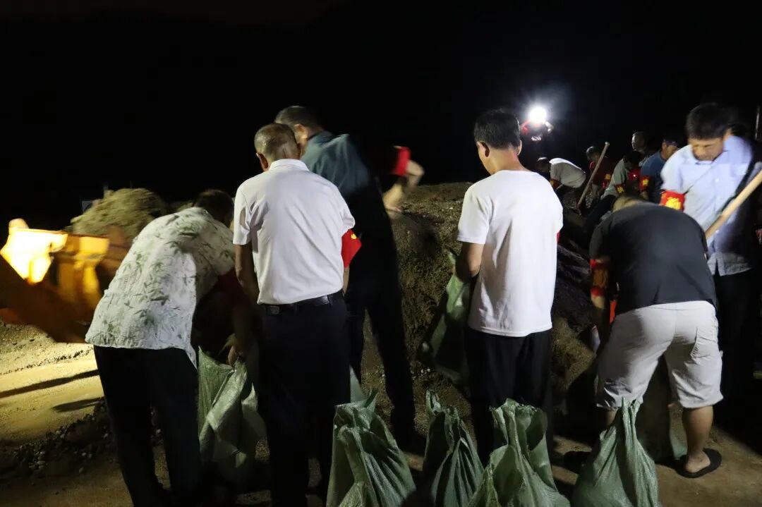 以练筑防 夜间砺兵！湘江新区开展夜间防汛应急实战演练